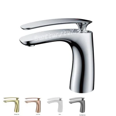 Single lever wash basin faucet in chrome